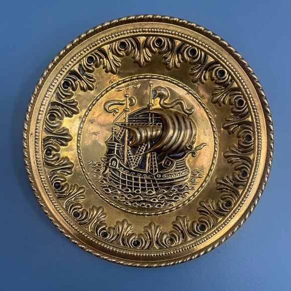 Tin Wall Plate 12" Sailing Ocean Scene Brass Embossed VTG English Inspired Decor - Picture 1 of 2